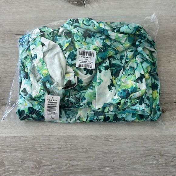 Torrid Maxi Gauze Halter Tiered Dress Watercolor Floral 3X (22-24) NWT IN PKG - Picture 4 of 6